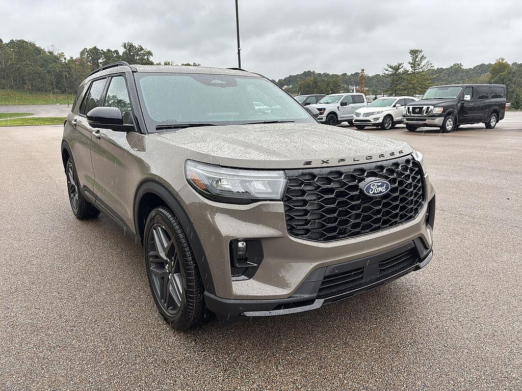 2027 Ford Explorer photo 6 of 25