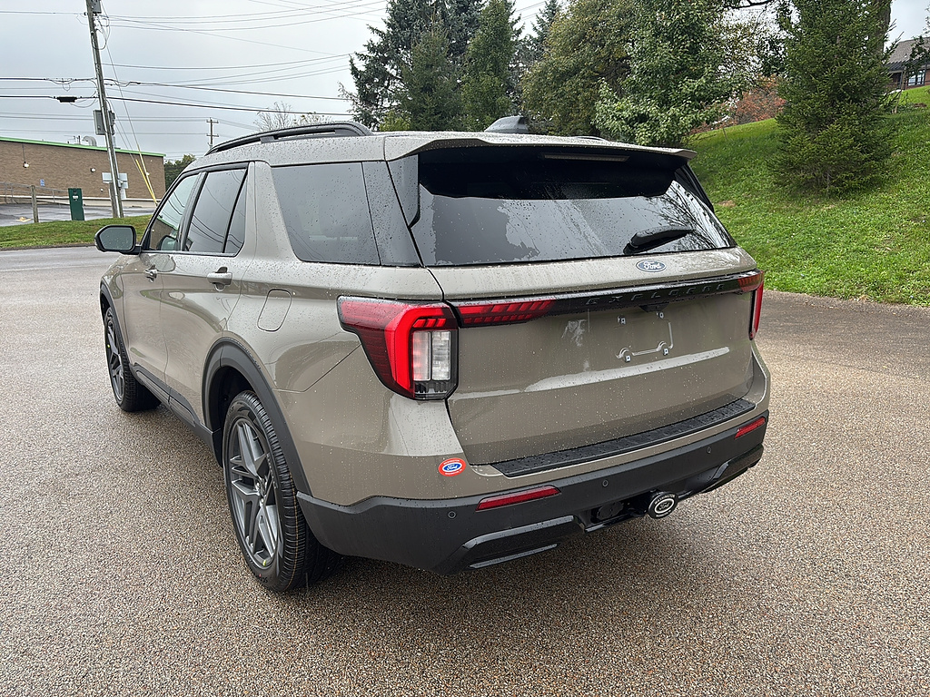 2027 Ford Explorer photo 2 of 25