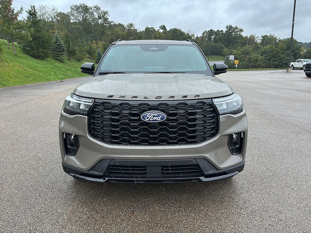 2027 Ford Explorer photo 7 of 25