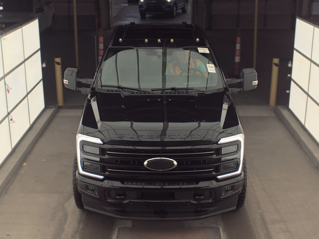 2025 Ford Super Duty F-250 SRW photo 2 of 17
