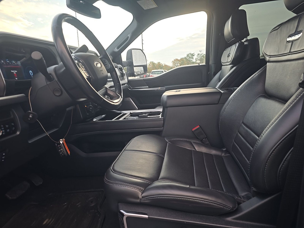 2025 Ford Super Duty F-250 SRW photo 13 of 17