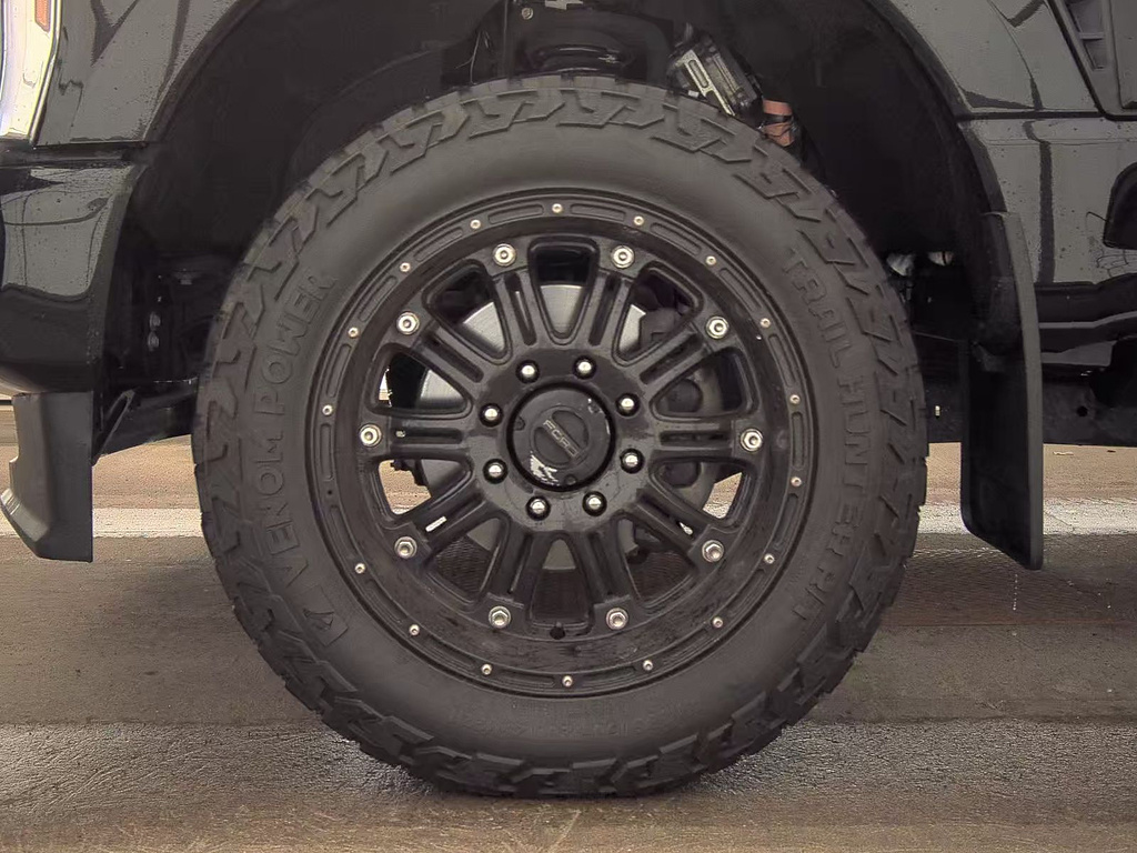 2025 Ford Super Duty F-250 SRW photo 9 of 17