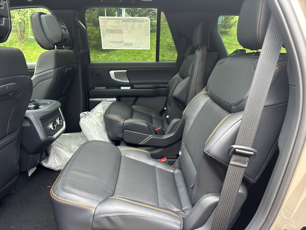 2027 Ford Expedition photo 15 of 25