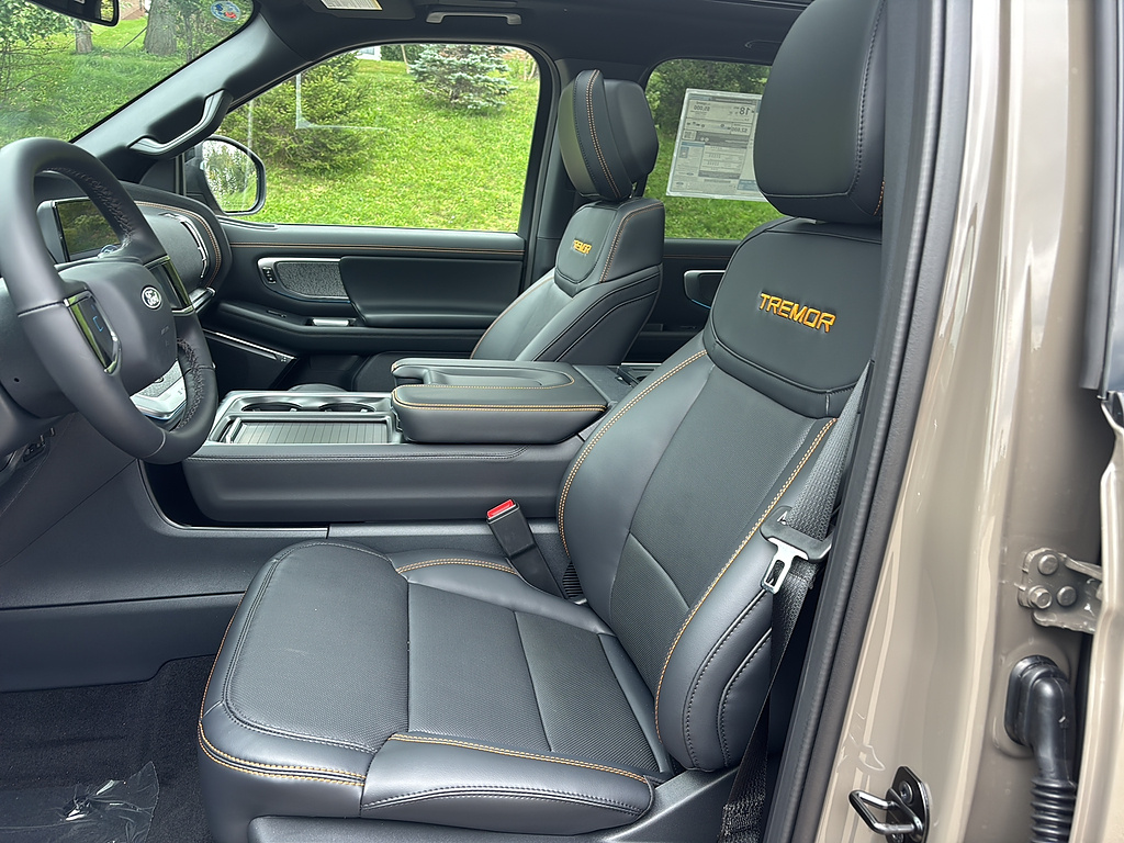 2027 Ford Expedition photo 10 of 25