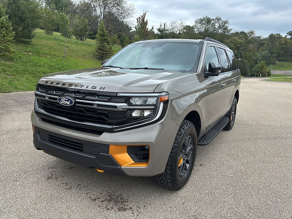 2027 Ford Expedition photo 8 of 25