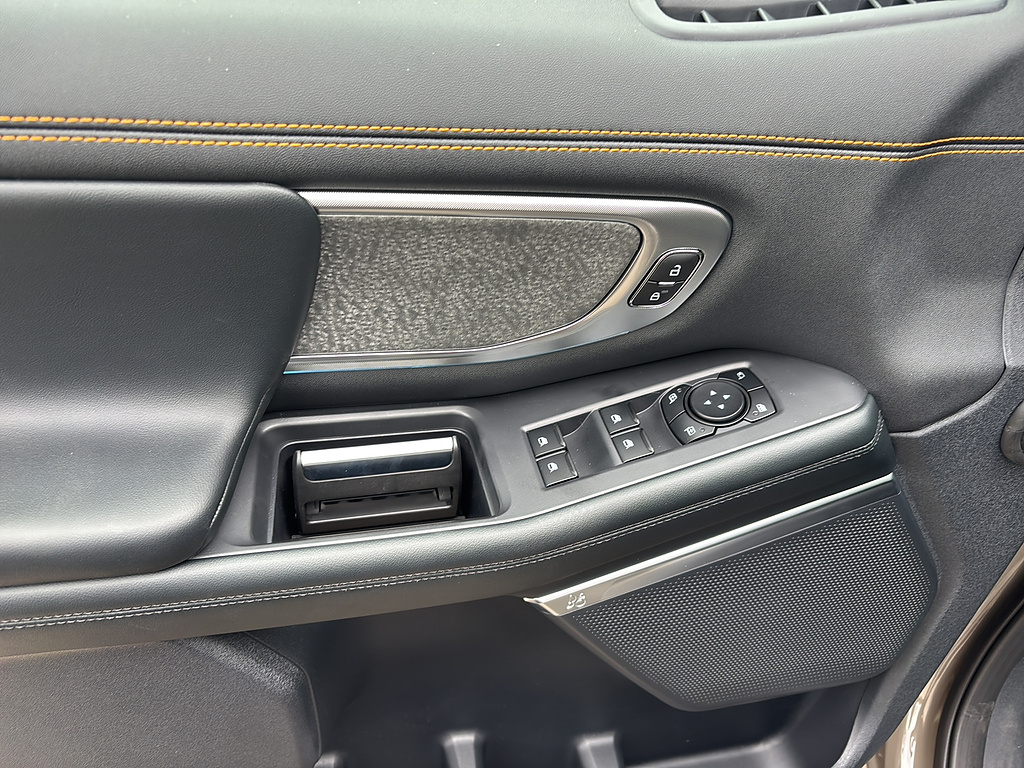 2027 Ford Expedition photo 13 of 25