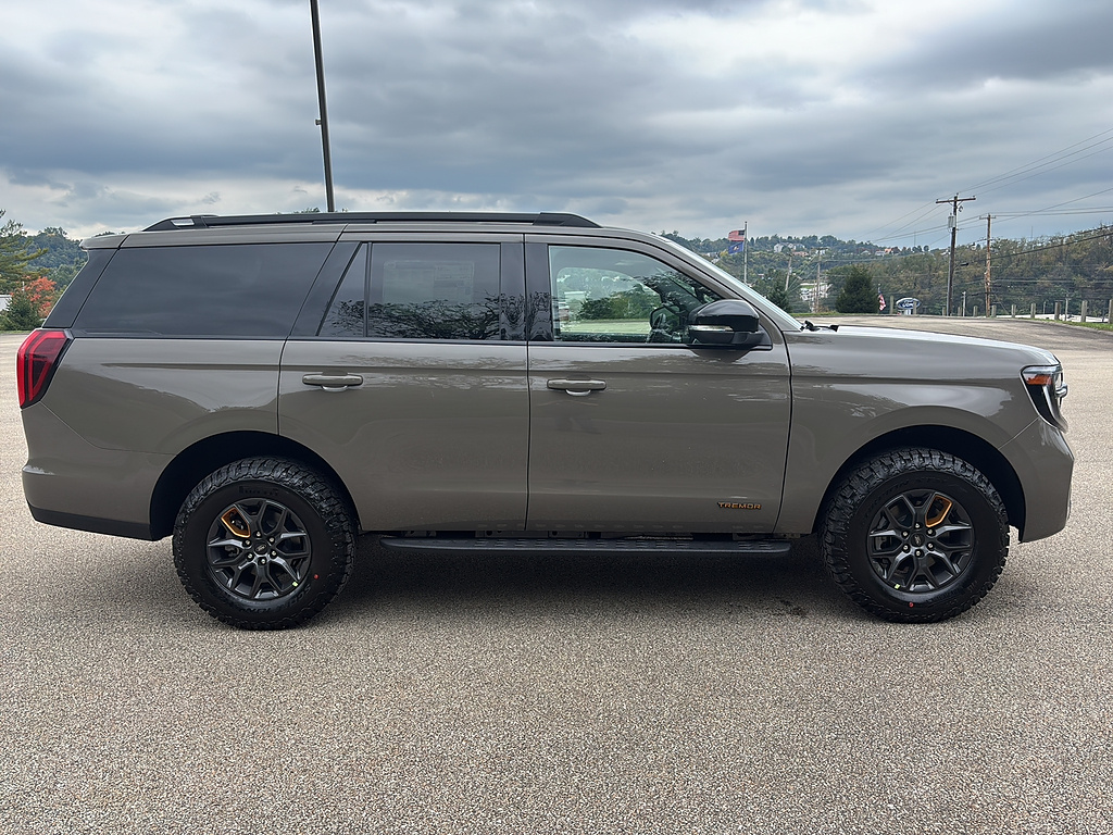 2027 Ford Expedition photo 5 of 25