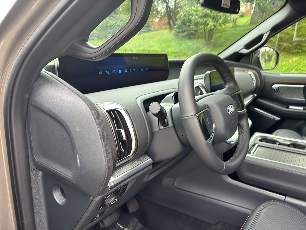 2027 Ford Expedition photo 12 of 25