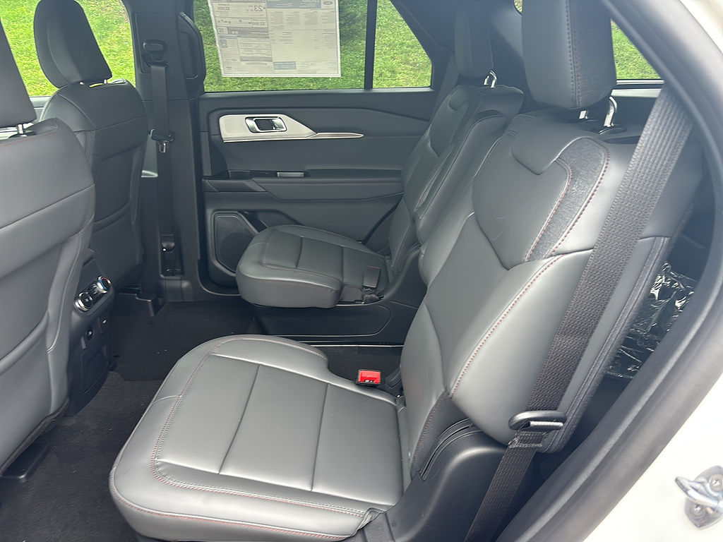 2027 Ford Explorer photo 15 of 26
