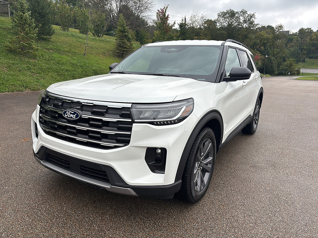 2027 Ford Explorer photo 8 of 26