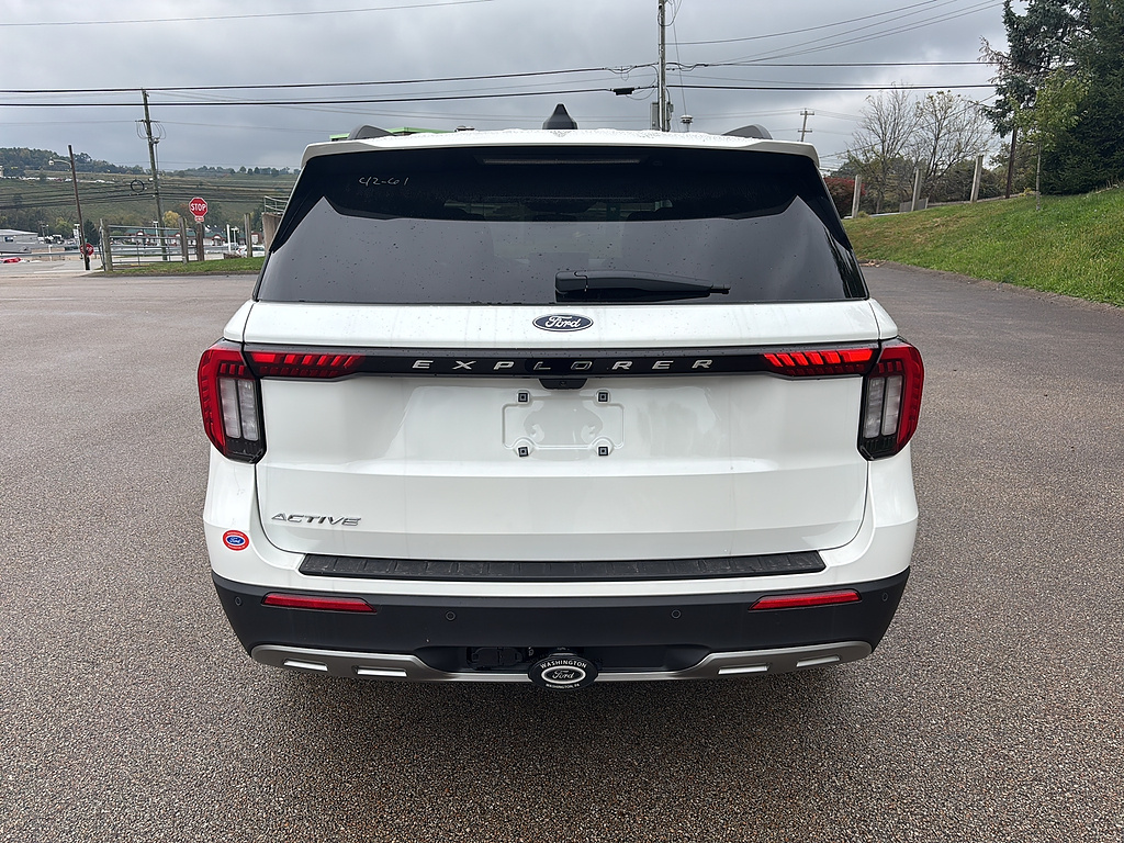 2027 Ford Explorer photo 3 of 26