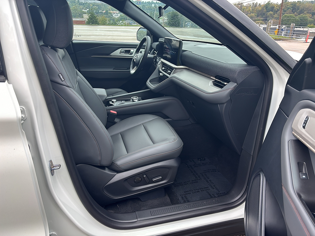 2027 Ford Explorer photo 19 of 26