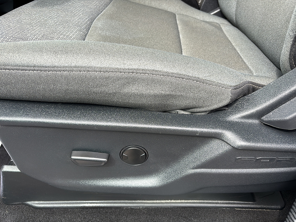 2025 Ford F-150 photo 12 of 27