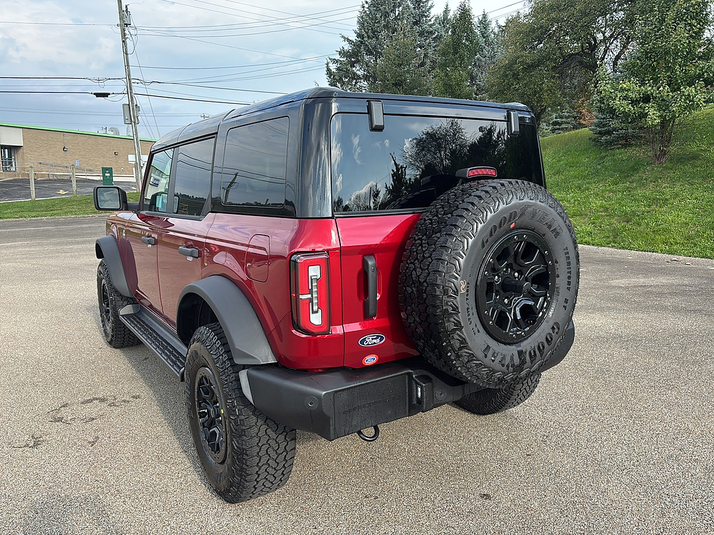 2026 Ford Bronco photo 2 of 26