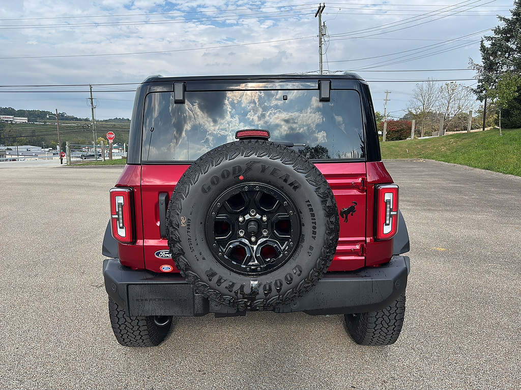 2026 Ford Bronco photo 3 of 26