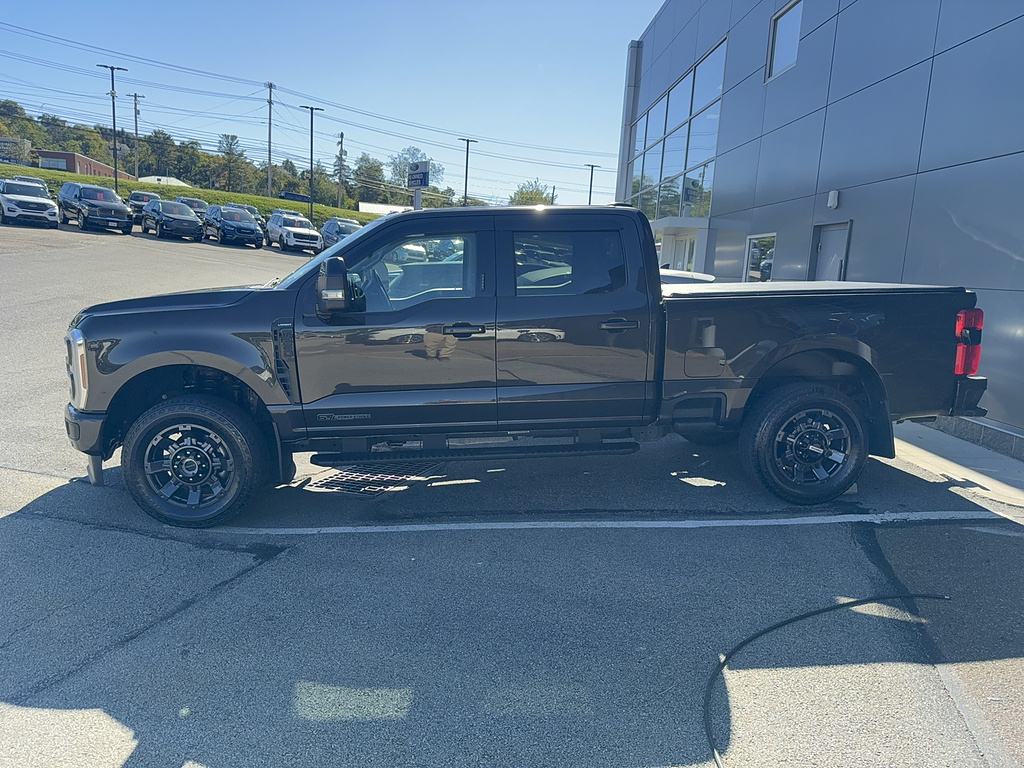 2024 Ford Super Duty F-250 SRW photo 2 of 3