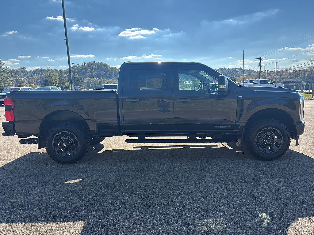 2024 Ford Super Duty F-250 SRW photo 5 of 27