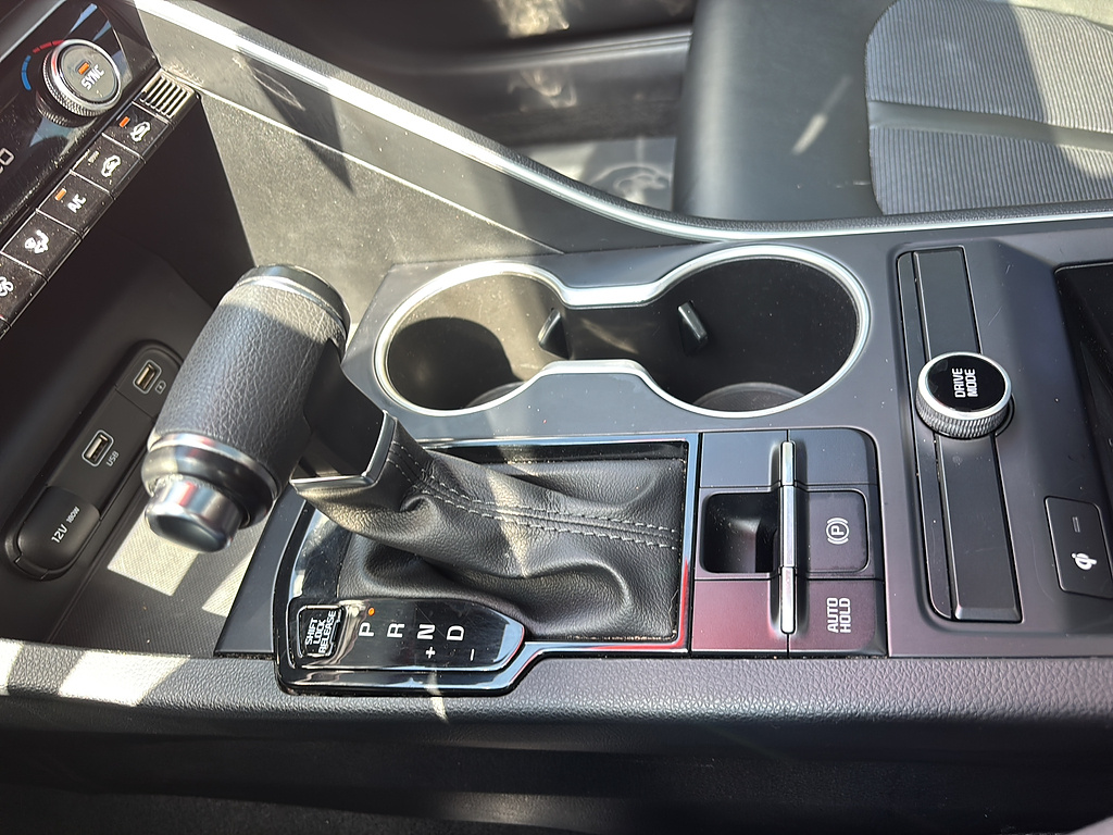 2021 Kia K5 photo 25 of 27
