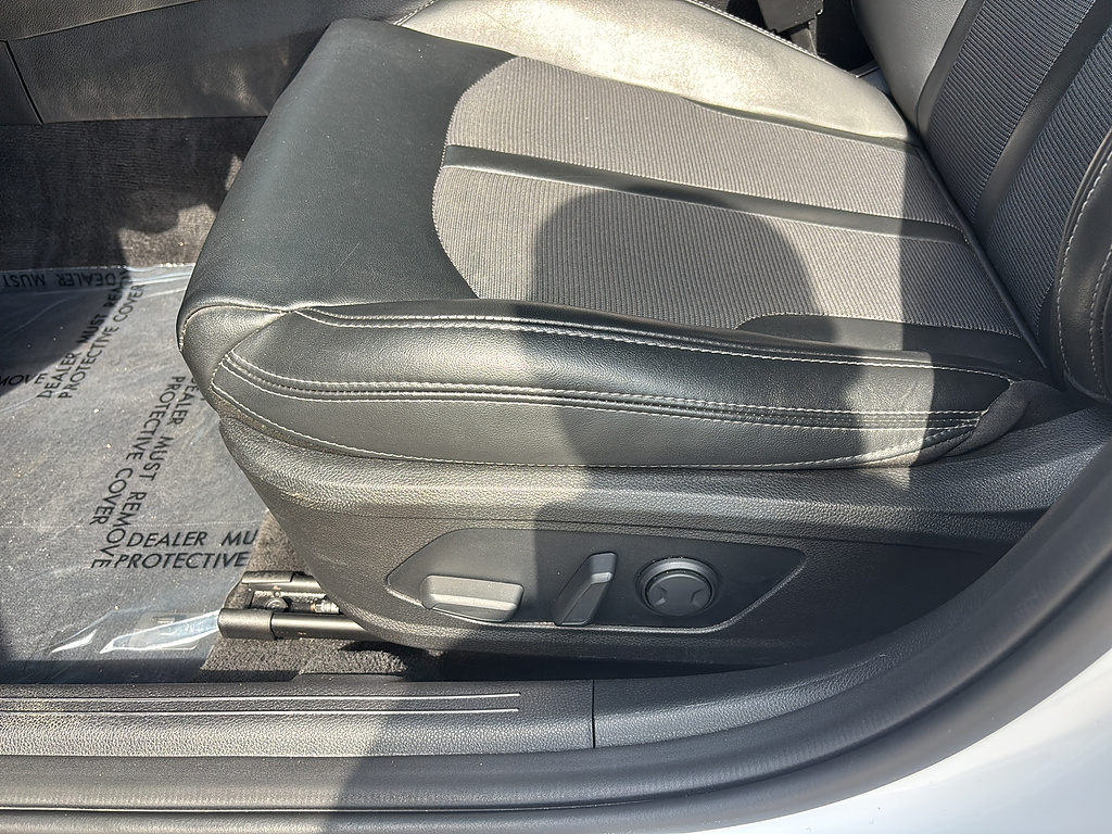 2021 Kia K5 photo 12 of 27