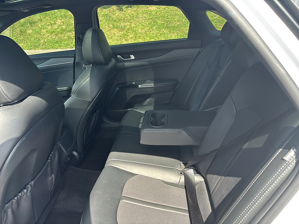 2021 Kia K5 photo 16 of 27