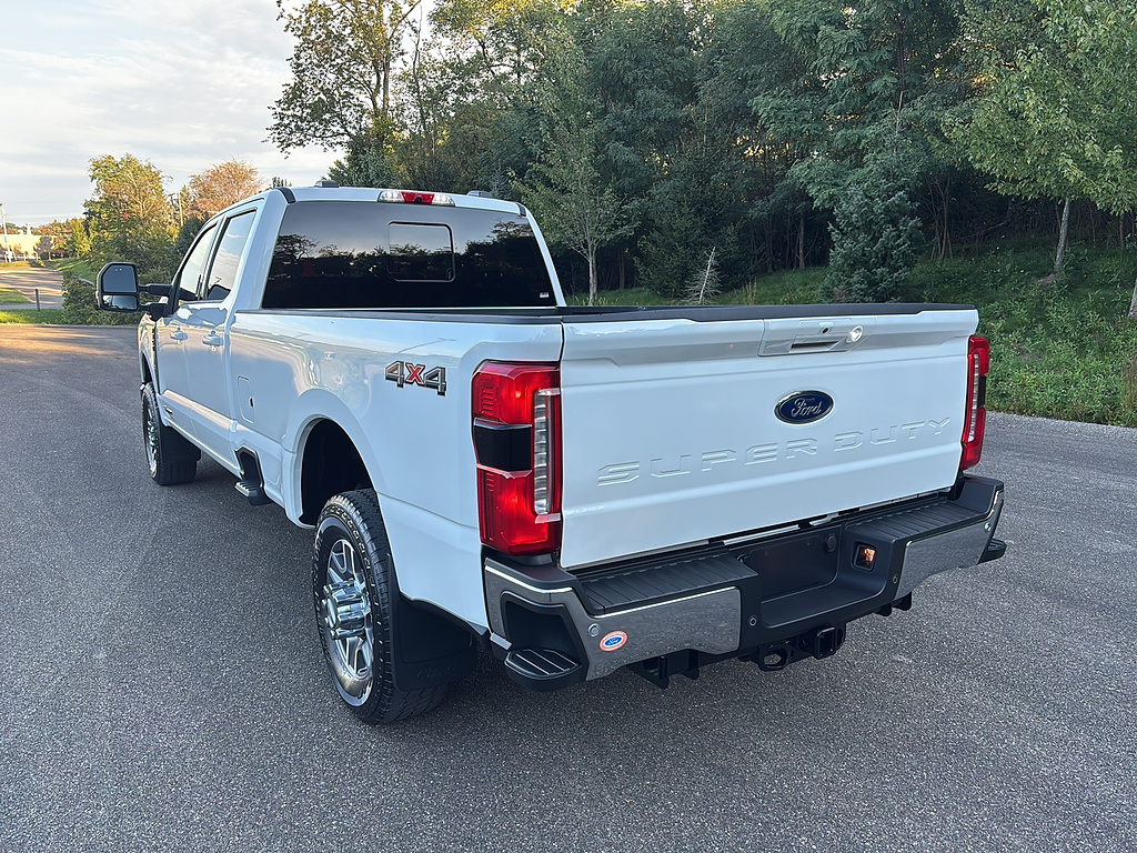 2024 Ford Super Duty F-350 SRW photo 2 of 27