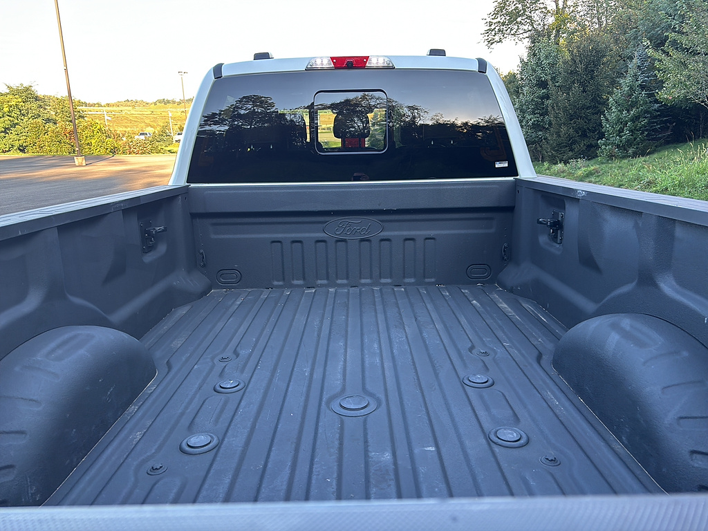 2024 Ford Super Duty F-350 SRW photo 18 of 27