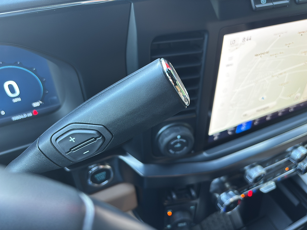 2024 Ford Super Duty F-350 SRW photo 25 of 27