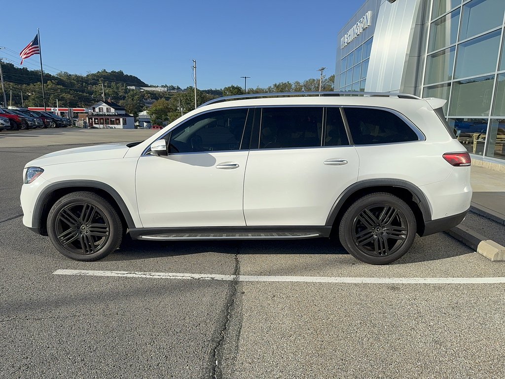 2022 Mercedes-Benz GLS 450 photo 2 of 5