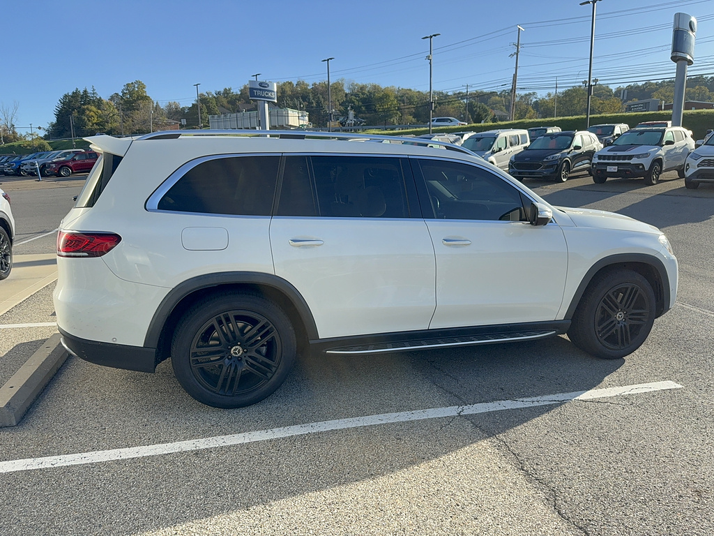 2022 Mercedes-Benz GLS 450 photo 3 of 5