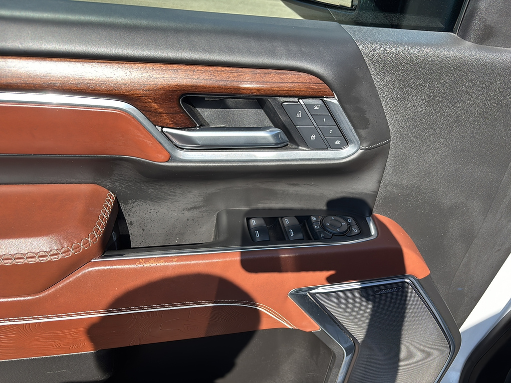 2025 GMC Sierra 3500HD photo 14 of 27