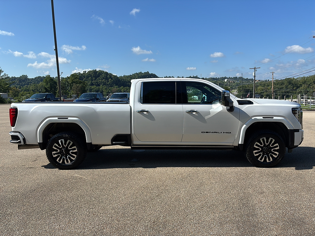 2025 GMC Sierra 3500HD photo 5 of 27