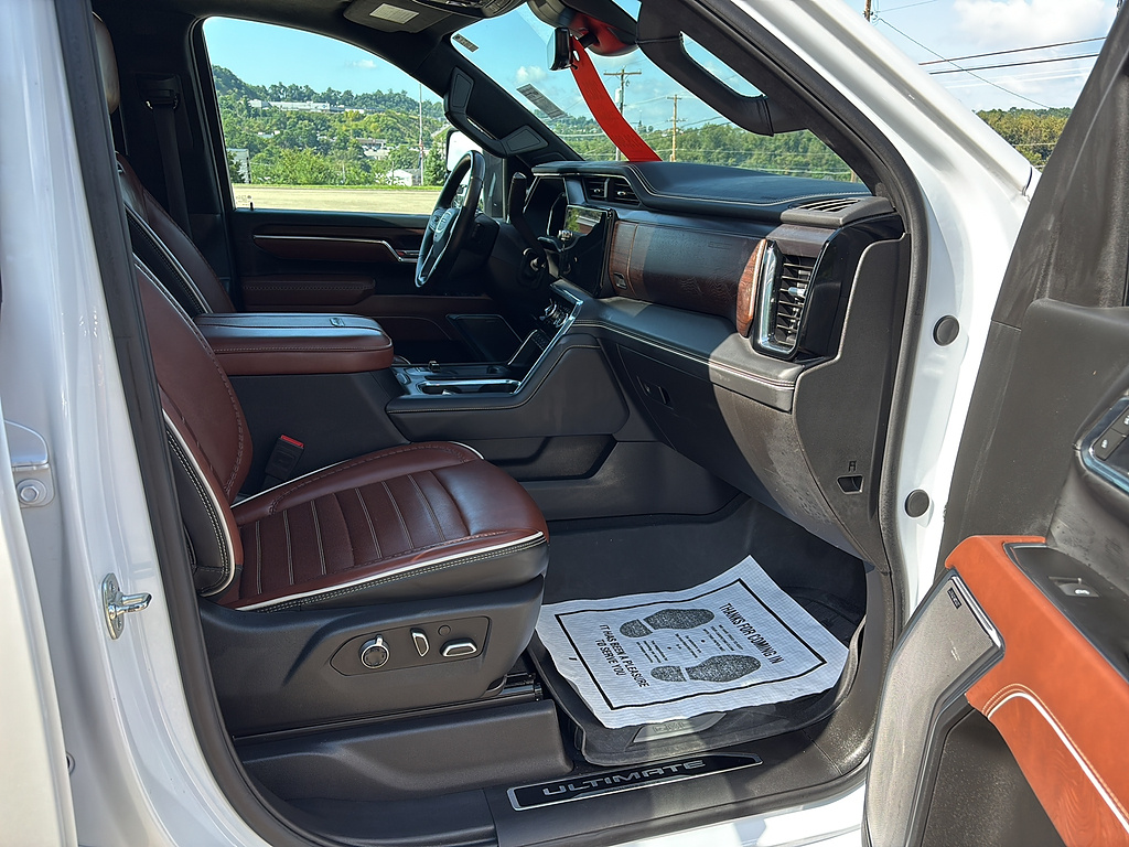 2025 GMC Sierra 3500HD photo 20 of 27