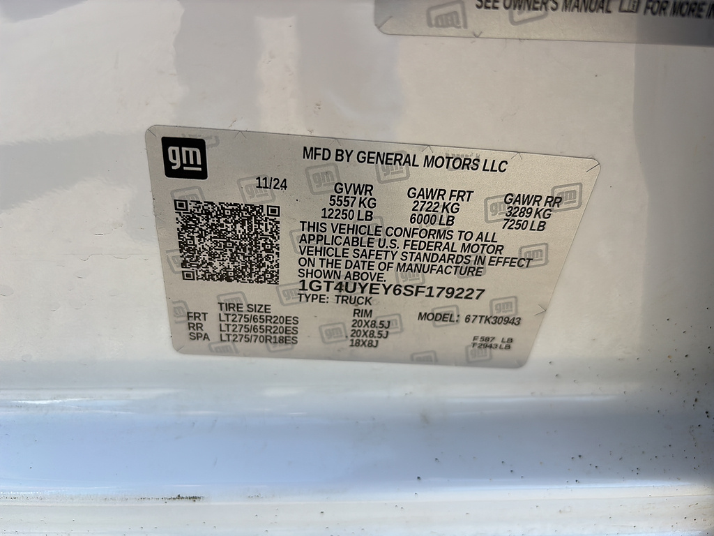 2025 GMC Sierra 3500HD photo 21 of 27