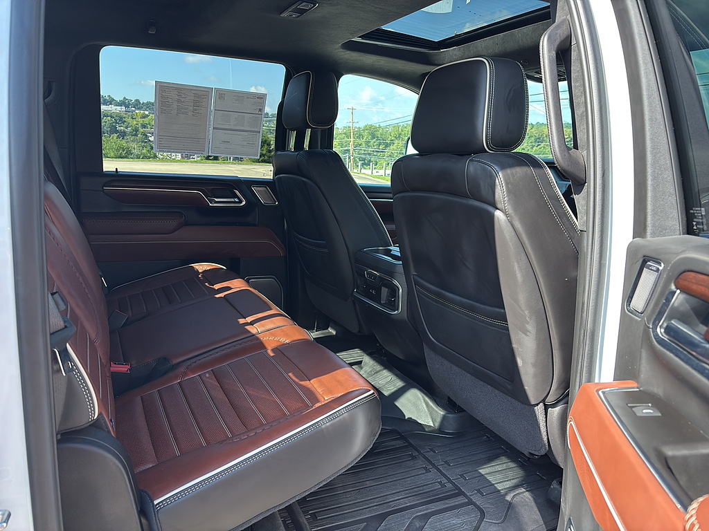 2025 GMC Sierra 3500HD photo 19 of 27