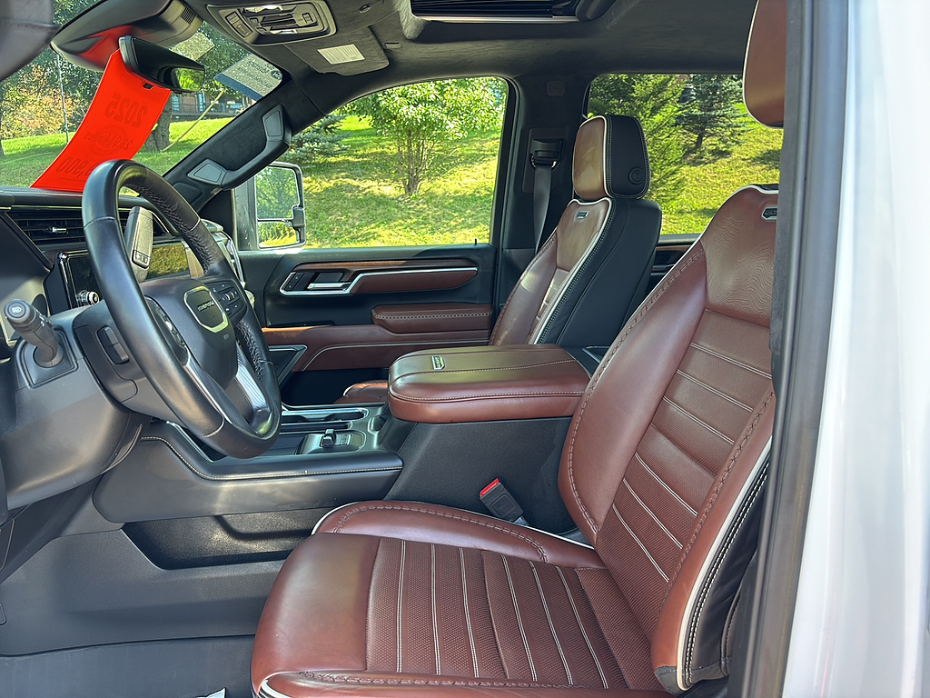 2025 GMC Sierra 3500HD photo 11 of 27