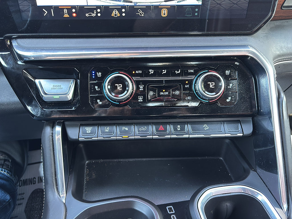 2025 GMC Sierra 3500HD photo 24 of 27