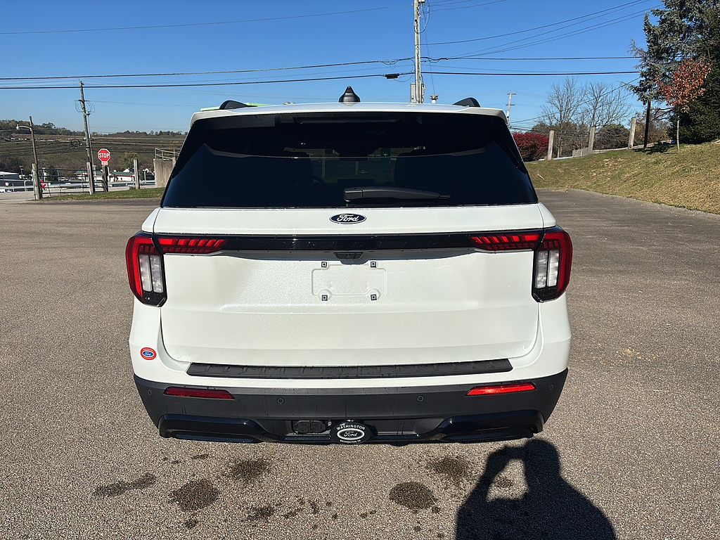2027 Ford Explorer photo 3 of 26
