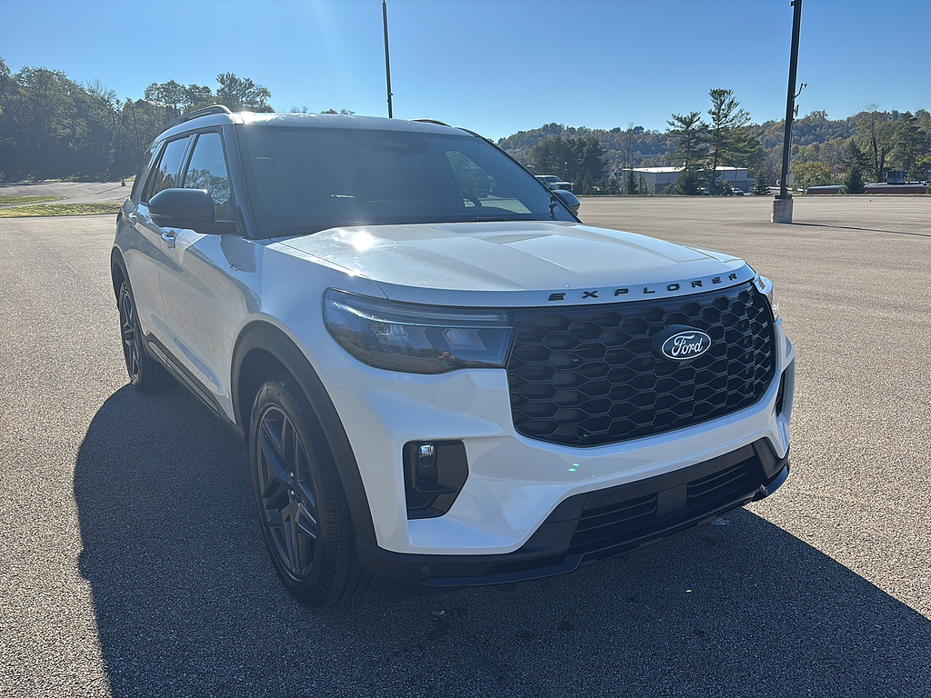 2027 Ford Explorer photo 6 of 26