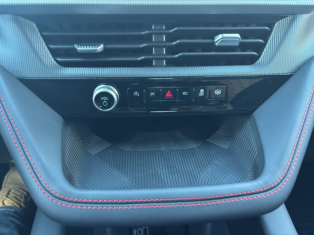 2027 Ford Explorer photo 23 of 26