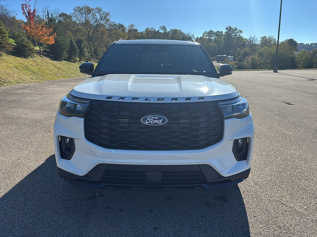 2027 Ford Explorer photo 7 of 26
