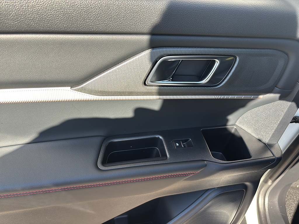 2027 Ford Explorer photo 16 of 26
