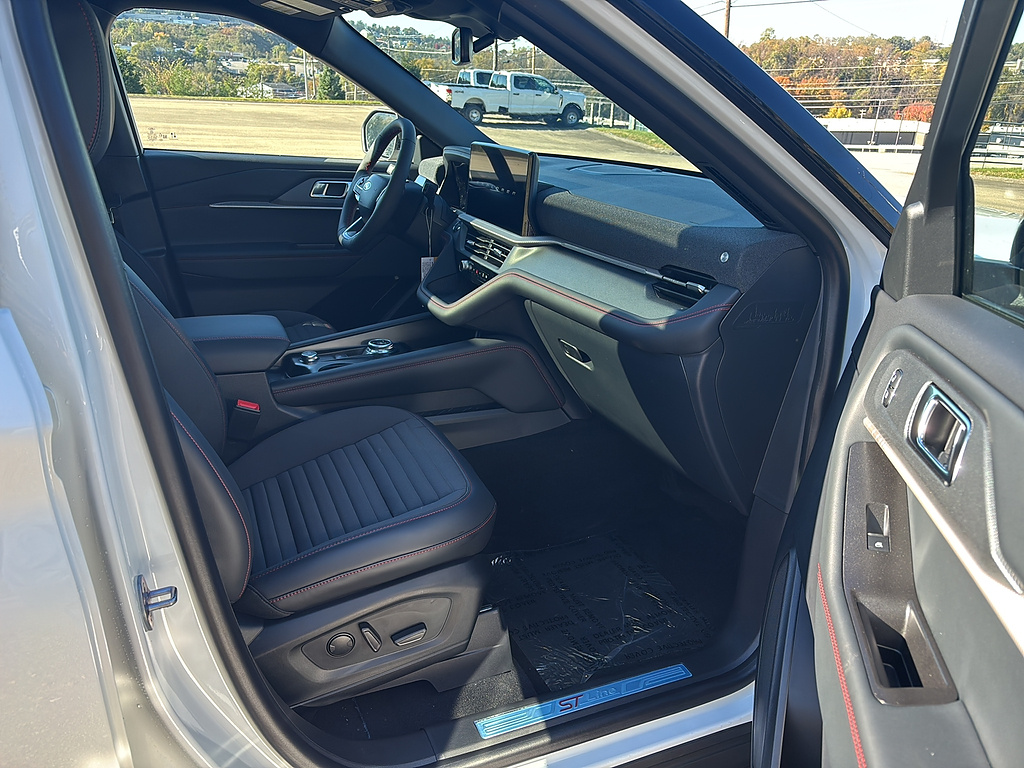 2027 Ford Explorer photo 19 of 26