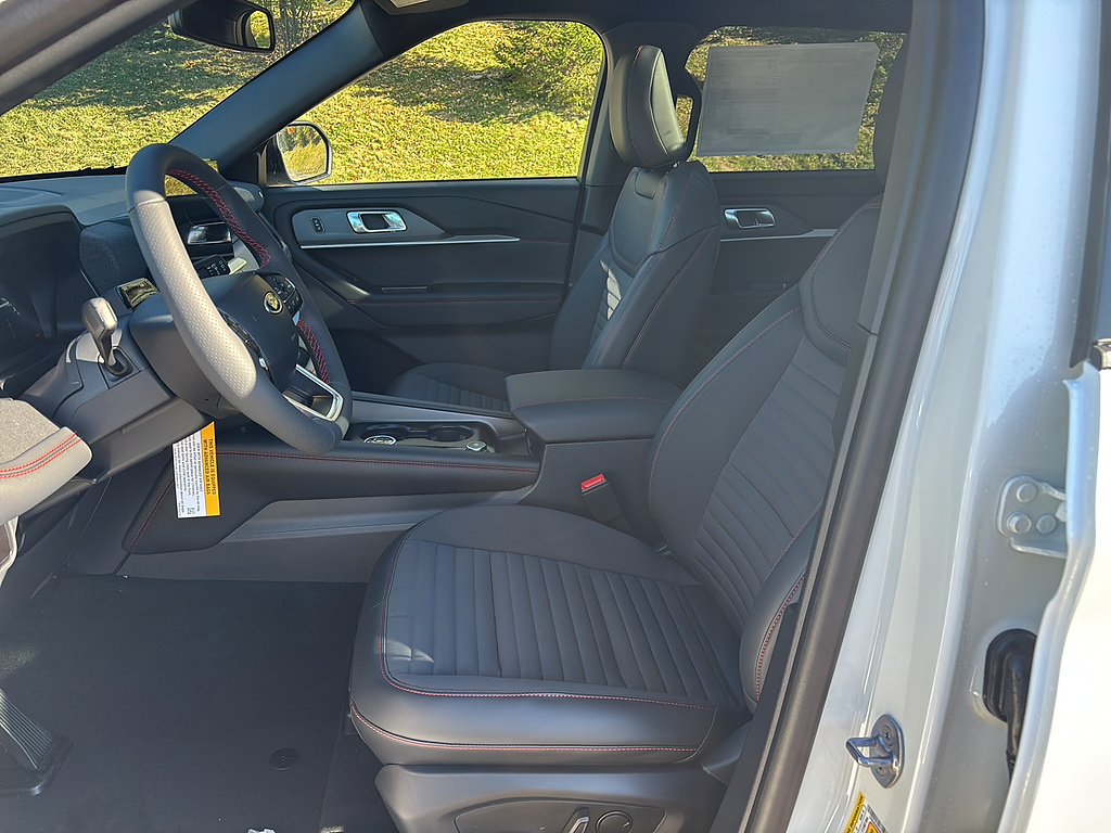 2027 Ford Explorer photo 10 of 26