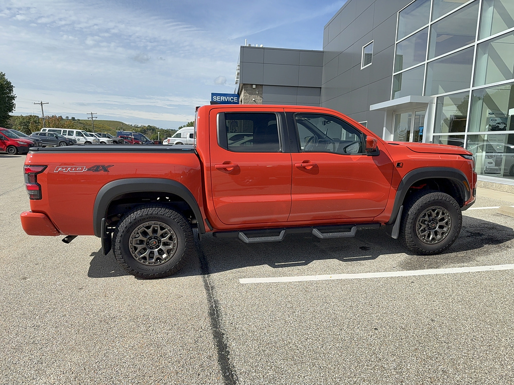 2026 Nissan Frontier photo 3 of 4