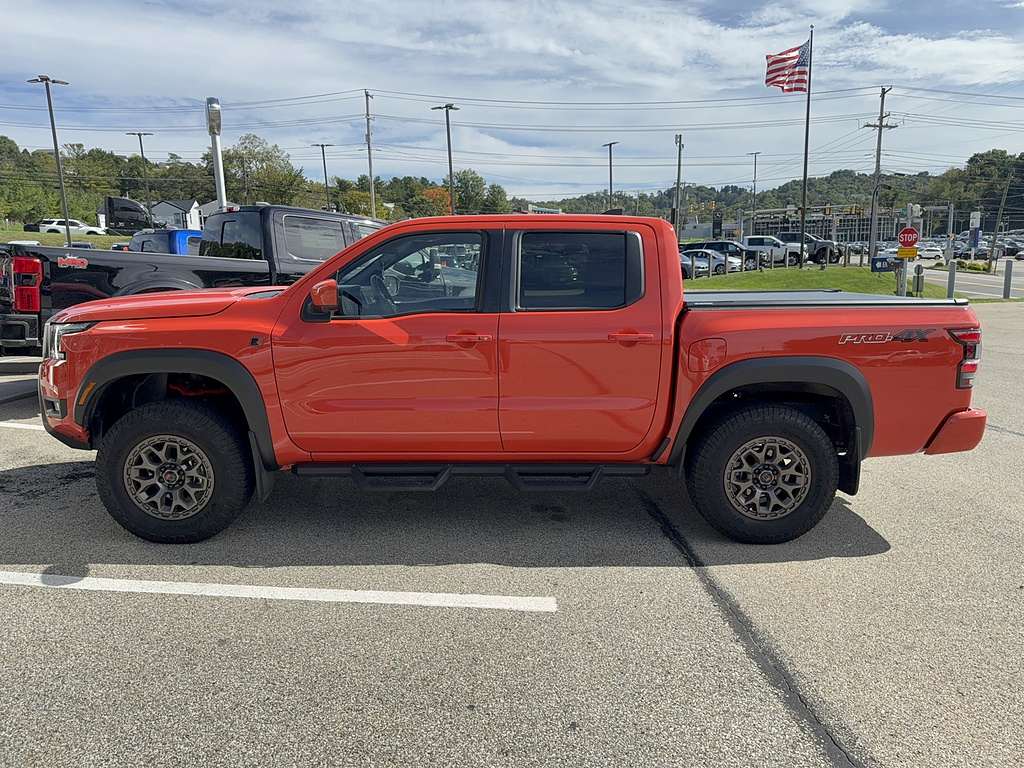 2026 Nissan Frontier photo 2 of 4