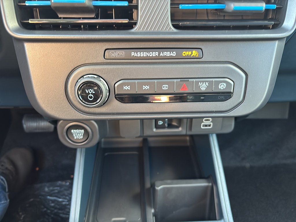 2026 Ford Maverick photo 23 of 26