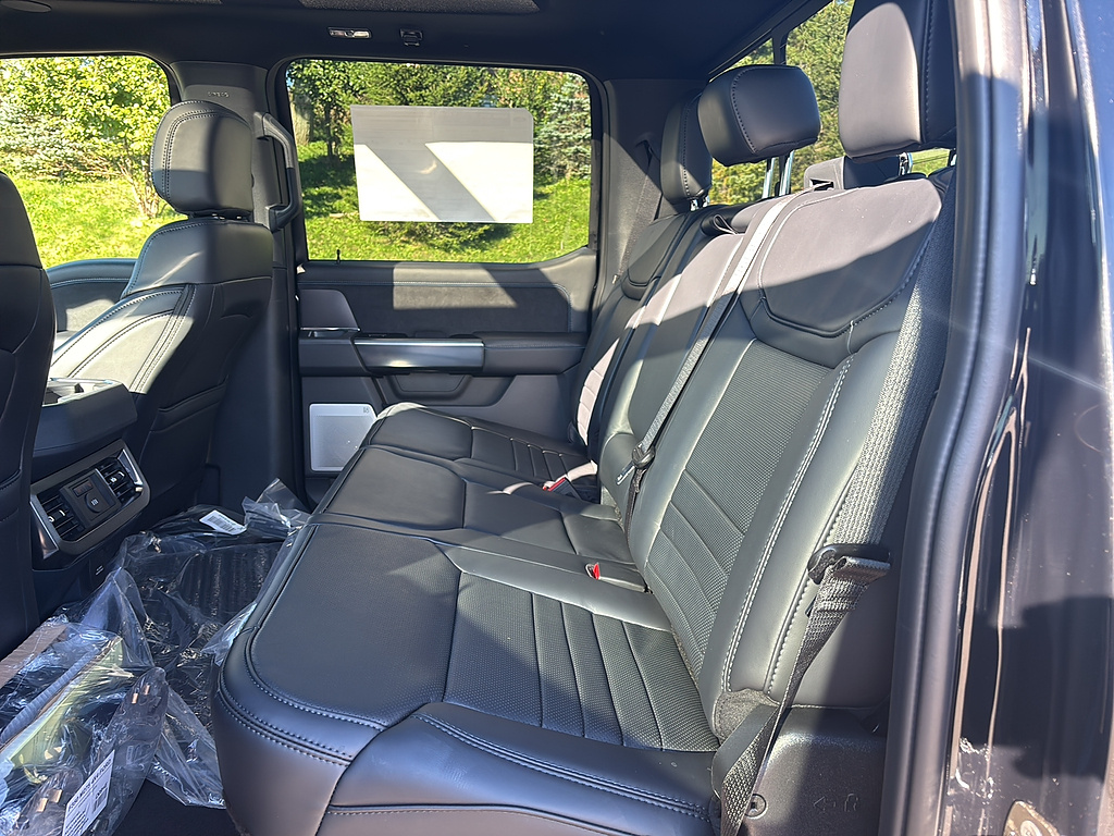 2027 Ford Super Duty F-250 SRW photo 15 of 26