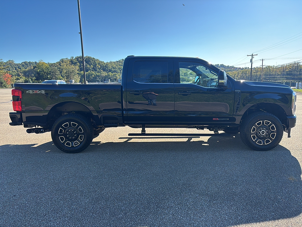 2027 Ford Super Duty F-250 SRW photo 5 of 26