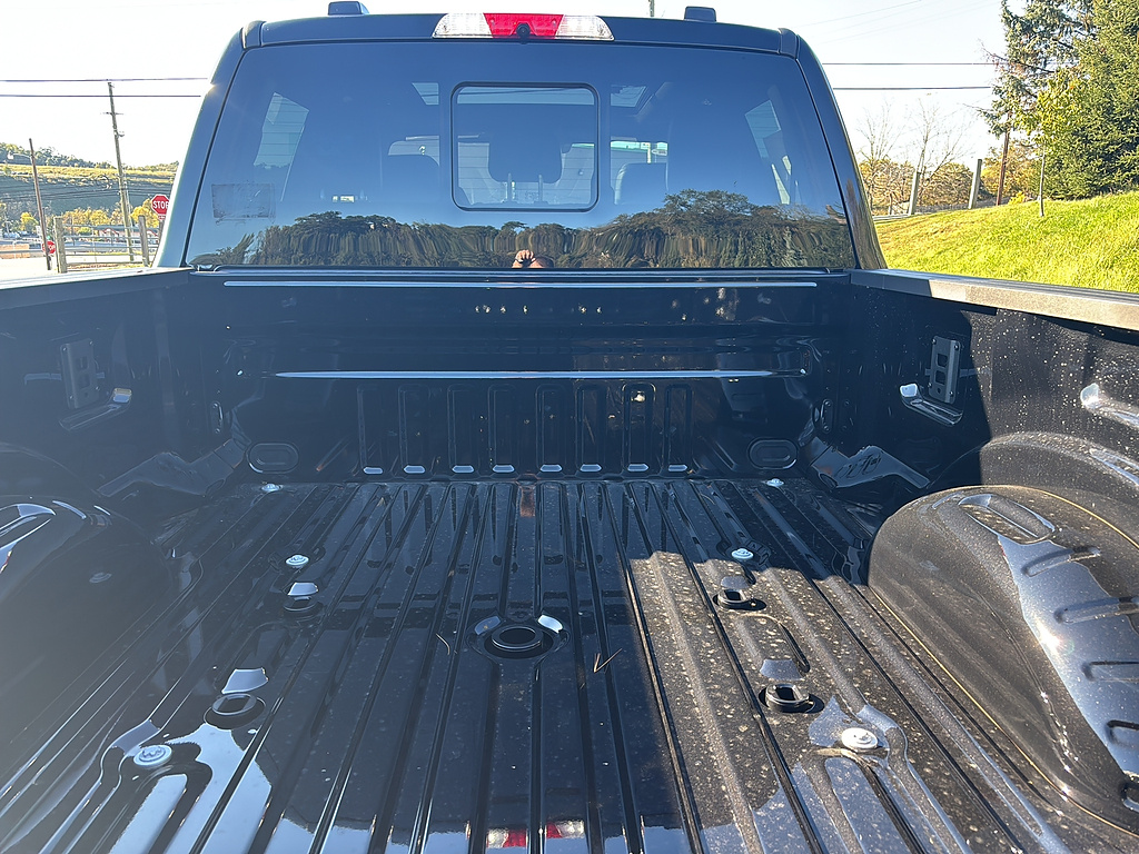 2027 Ford Super Duty F-250 SRW photo 17 of 26
