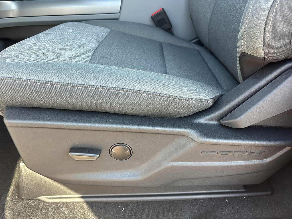 2027 Ford Super Duty F-350 SRW photo 11 of 26